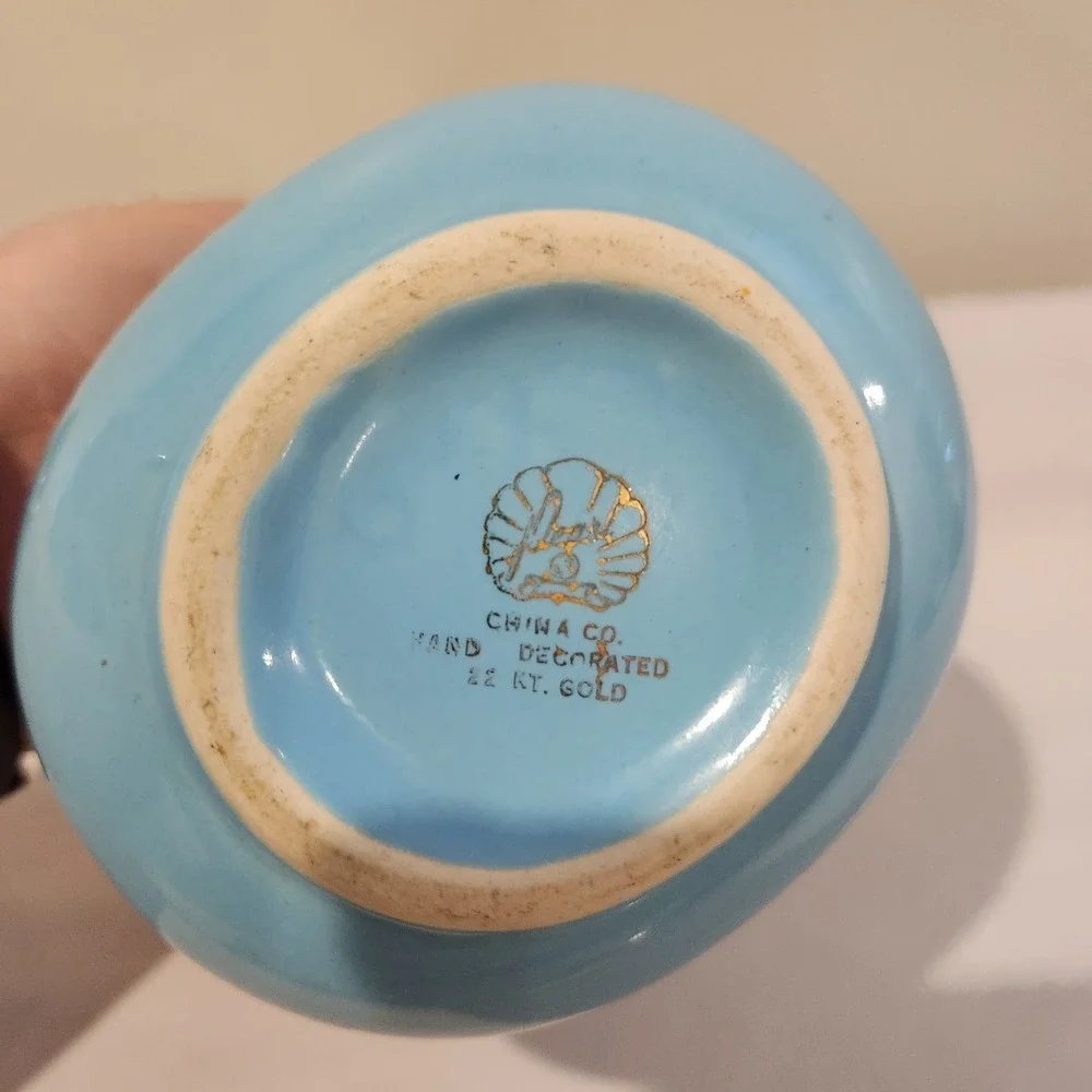 Pearl China Co. Trophy Vase 14k Gold Painted, Slight Scuff Marks, Pictured.